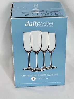 Dailyware Clear Champagne Flute Glasses - Set of 4